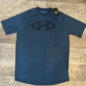 NWT never before worn men’s Under Armour short sleeve shirt size medium